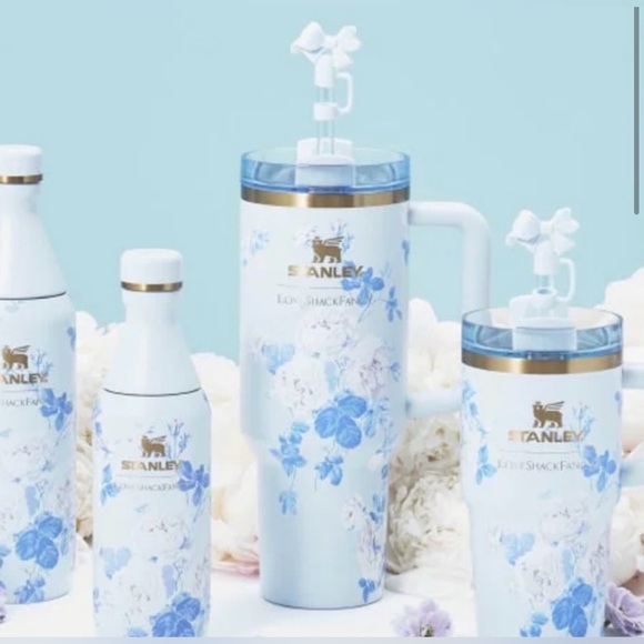 Stanley X LoveShackFancy 40oz Quencher Everblooming Rosettes NEVER Opened - Picture 3 of 8